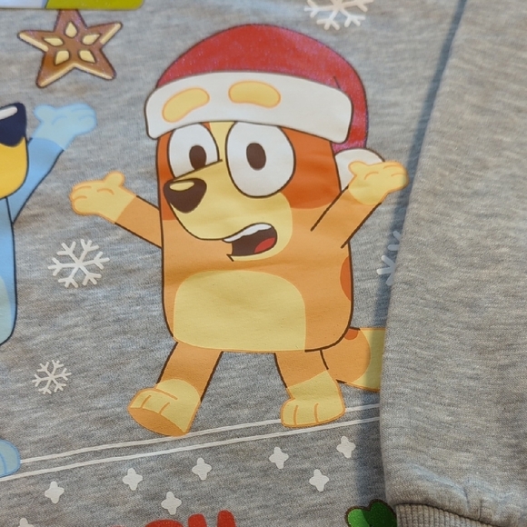 BLUEY Gray Merry Christmas Crewneck Sweat SHIRT...... AMAZING!!! - Picture 3 of 11